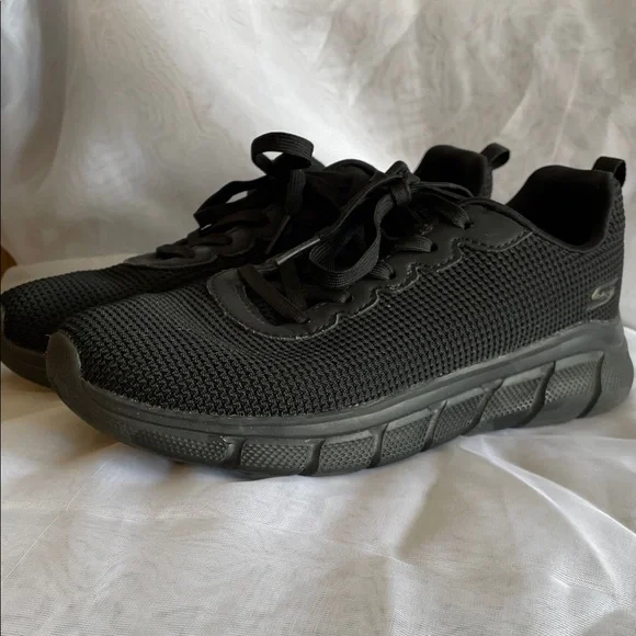Skechers Men's Black Mesh Lace-Up Sneakers - Picture 3 of 5